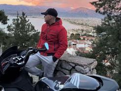 Otomobille çarpışan motosikletin sürücüsü öldü