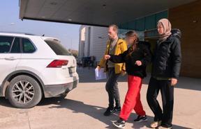 'Sevgili' kavgasında birbirini bıçaklayan kızlardan biri adliyede