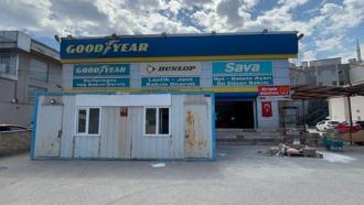 ‘Yer meselesi’ yüzünden tartıştığı komşusunun dükkanının önüne duvar ördü