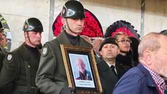 Yalçın Küçük son yolculuğuna uğurlandı