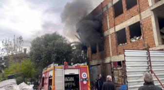 Metruk bina yangını sonrası muhtardan 'restorasyon' çağrısı