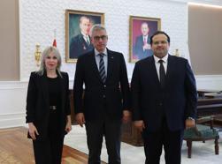 Bakan Memişoğlu'na CAR-T Merkezi sunumu