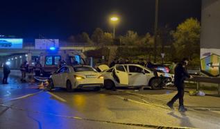 Ataşehir'de emniyet şeridinde aracından inen sürücüye otomobil çarptı: 1 ölü
