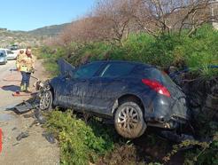 Hatay’da araç yol kenarına yuvarlandı: 1 yaralı