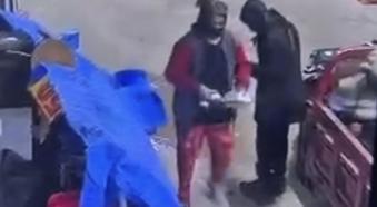 Prefabrik çarşıdaki ayakkabı hırsızlığı kamerada