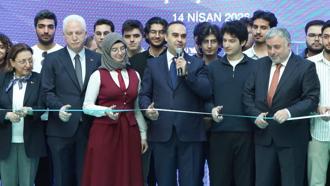 Bakan Kacır Marmara Üniversitesi Milli Teknoloji Atölyesi Açılış Töreni'ne katıldı