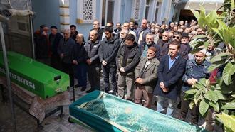 1 gün arayla ölen kardeşler, yan yana toprağa verildi