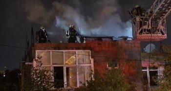 Evin çatısında çıkan yangın büyümeden söndürüldü