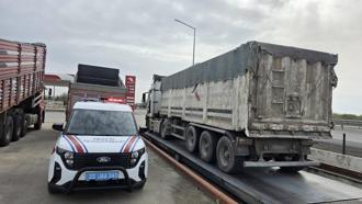 Taşıma sınırını aşan 2 kamyon işletenine toplam 120 bin lira ceza