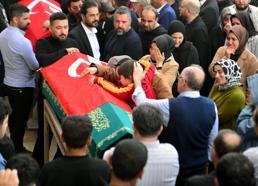 Kahramanmaraş’ta okuldaki saldırıda yaşamını yitiren öğrenciler toprağa verildi