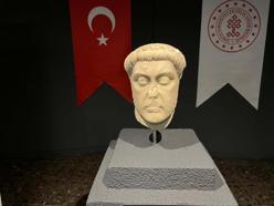 Smyrna Antik Kenti kökenli heykel başı, ABD'den Türkiye'ye iade edildi