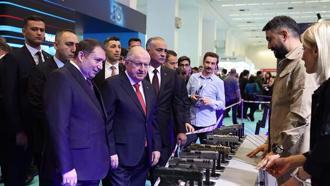Bakan Güler'den teknoloji fuarına ziyaret