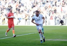 Altay'da Deniz Kadah'tan şık kapanış