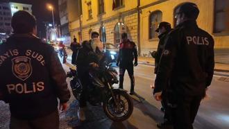 Kadıköy'de helikopter destekli 'Huzur İstanbul' denetimi