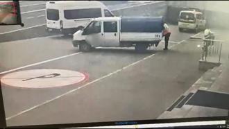 İstanbul Havalimanı’nda yer hizmetleri aracıyla kokain kolilerinin sevkiyatı kamerada