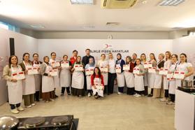 Şef Danilo Zanna depremzede kadınlarla aynı mutfakta buluştu