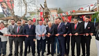 Yenilenen Atatürk heykeli açıldı