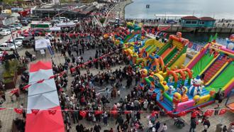 Gemlik’te 23 Nisan coşkusu meydanlara taştı