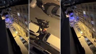 Fatih'te hatalı park nedeniyle ambulans sokağa giremedi; hasta sedyeyle taşındı