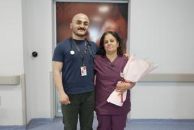 Doktordan hemşire annesine sürpriz