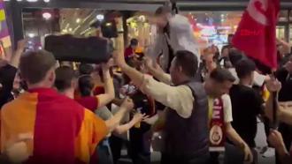 Niğde ve Hatay’da Galatasaray’ın derbi galibiyeti coşkuyla kutlandı