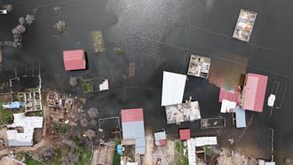 Baraj kapakları açıldı, boşaltılan 10 ev su altında kaldı