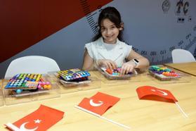 Matematik şampiyonu Lina, yeni zaferini okul saldırısında ölen öğrencilere armağan etti