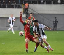 Altay'da Emre'den profesyonel imza