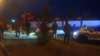 Dorse çekiciden ayrıldı, karayolu 1 saat trafiğe kapatıldı