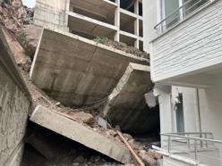 İstinat duvarı çöktü; 4 katlı binanın 8 dairesi tahliye edildi