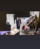 Nefes borusuna şeker kaçan Mina'yı, hemşire Heimlich manevrasıyla kurtardı