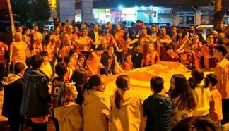 Artvin'de Galatasaray'ın şampiyonluğu horonlarla kutlandı