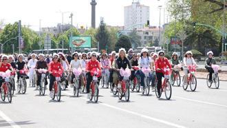 Anneler Günü'nde aileler Kayseri’de pedal çevirdi