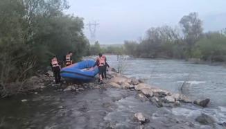 Dicle Nehri’nde mahsur kalan kişi kurtarıldı