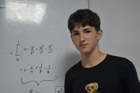 Doruk, Almanya'daki matematik olimpiyatlarında dünya birincisi oldu