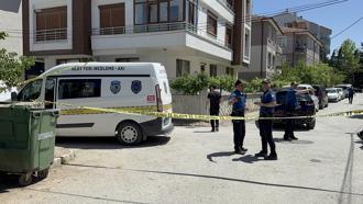 Polis, parkta elleri kanlı buldu; anne ve babasını öldürdüğü ortaya çıktı