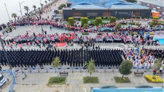 Samsun’da 19 Mayıs kutlamalarında ‘Bayrak Devir Teslim’ töreni