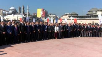 Taksim'de 19 Mayıs Atatürk'ü Anma Gençlik ve Spor Bayramı töreni
