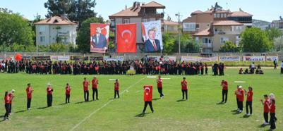 Gençlik ve Spor Bayramı'nı coşkuyla kutladılar