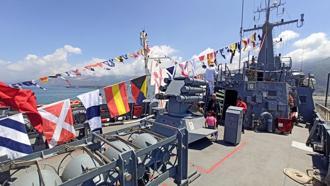 TCG Karpaz savaş gemisi ziyarete açıldı