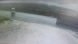 Minibüs şarampole devrildi; 2 yaralı