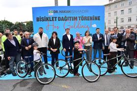Bahçelievler’de 4 bin 100 çocuğa bisiklet dağıtıldı