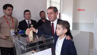 Dursun Özbek oyunu kullandı