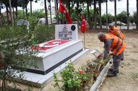 Mezarlıklarda bayram hazırlığı