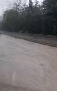Ankara'da sağanak; yollar suyla doldu