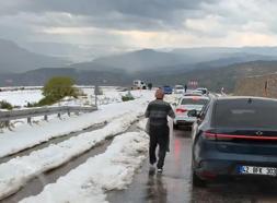 Karaman’da dolu yağışı yaşamı olumsuz etkiledi