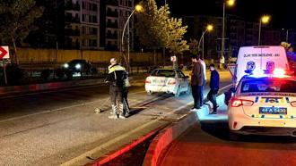 İki otomobilin peş peşe çarptığı yaya öldü