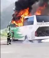 Terminalde yolcu otobüsü alev alev yandı