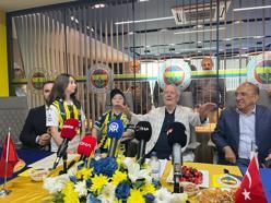 Aziz Yıldırım'dan Sakarya Fenerbahçeliler Derneği'ne ziyaret
