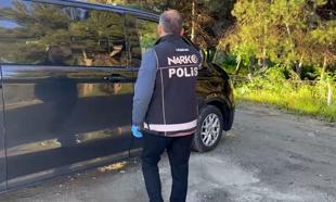 Kiralık araçta 225 bin sentetik hap ele geçirildi; 3 gözaltı